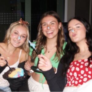 Meet your Posher, Lila